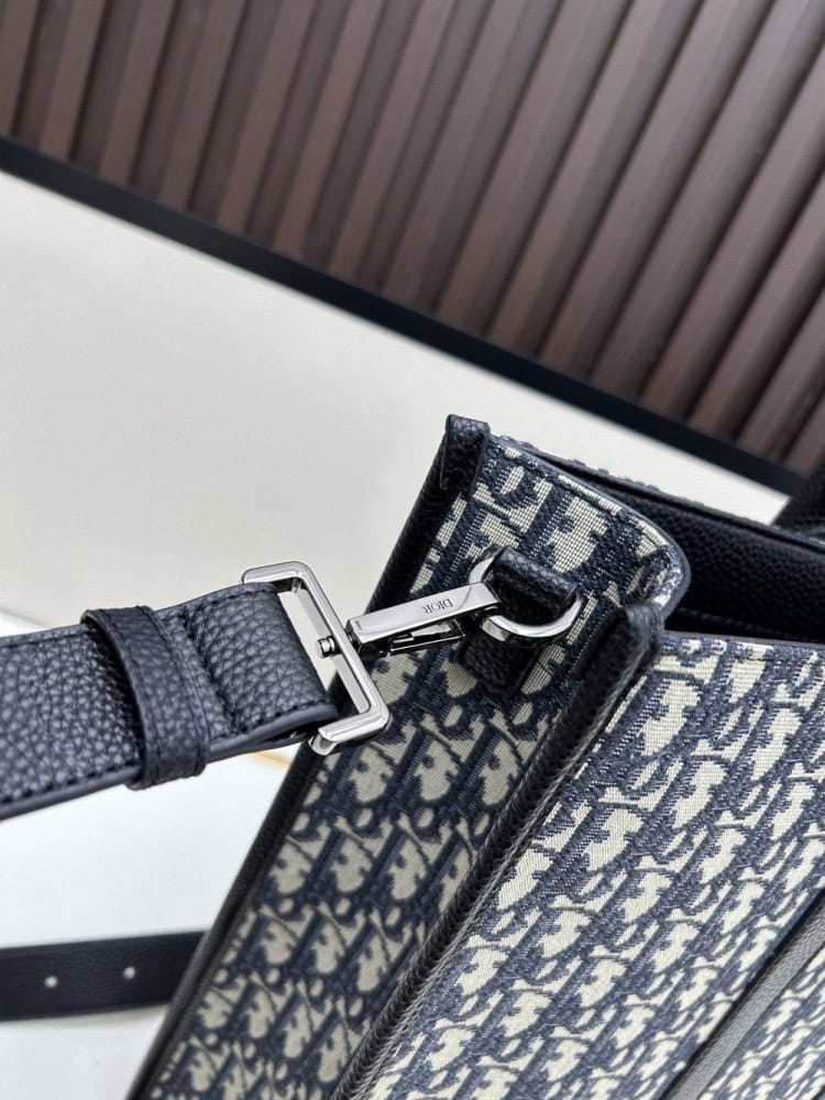 【AT11167】ディオールの東西方ラグジュアリーハンドバッグ - 都会の女性に最適✨👜 | Dior