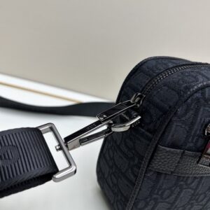 【AT11169】ディオール(Dior) ブラックシリーズ メンズショルダーバッグ 贅沢な都会の紳士品味をアピール | Dior Paris