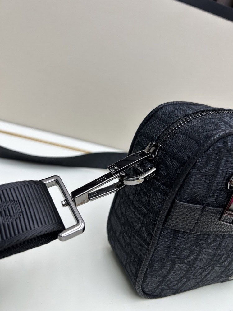 【AT11169】ディオール(Dior) ブラックシリーズ メンズショルダーバッグ 贅沢な都会の紳士品味をアピール | Dior Paris