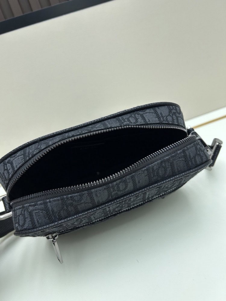 【AT11169】ディオール(Dior) ブラックシリーズ メンズショルダーバッグ 贅沢な都会の紳士品味をアピール | Dior Paris