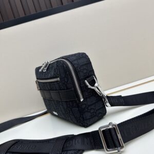 【AT11172】ディオールDior Safariシリーズ メッセンジャーバッグ - 豪華なファッション雰囲気を演出 | Dior Paris