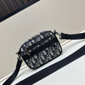 【AT11175】Dior クラシックなサフアリメッセンジャーバッグ - Obliqueプリントとブラックグレインレザー | Christian Dior