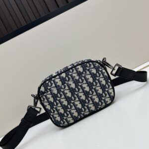 【AT11175】Dior クラシックなサフアリメッセンジャーバッグ - Obliqueプリントとブラックグレインレザー | Christian Dior