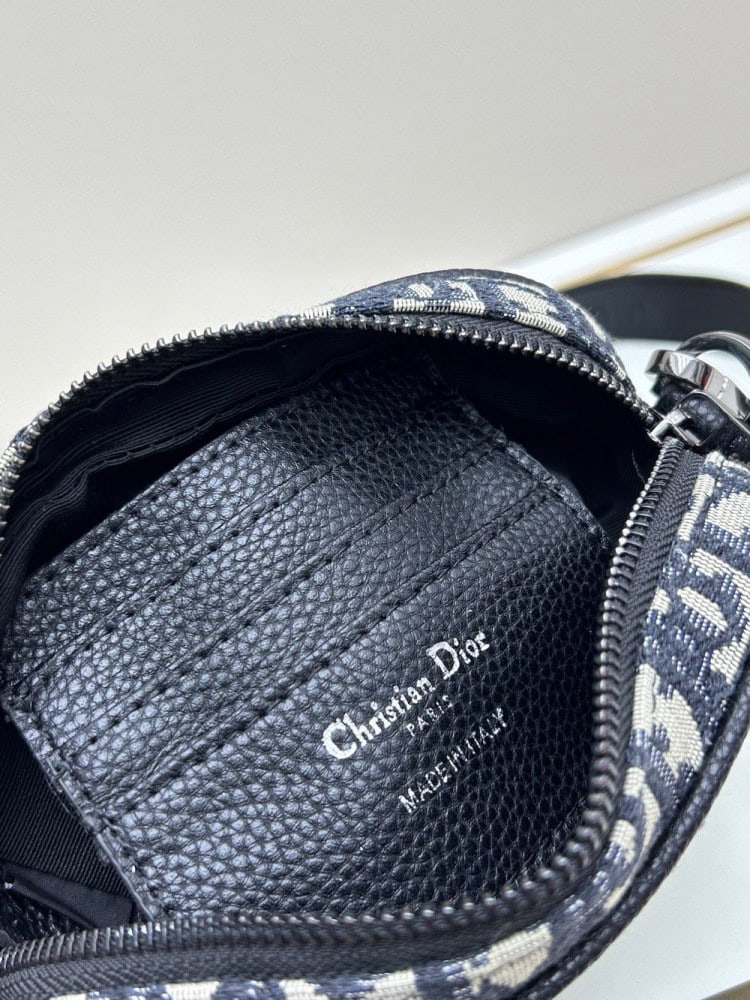 【AT11175】Dior クラシックなサフアリメッセンジャーバッグ - Obliqueプリントとブラックグレインレザー | Christian Dior