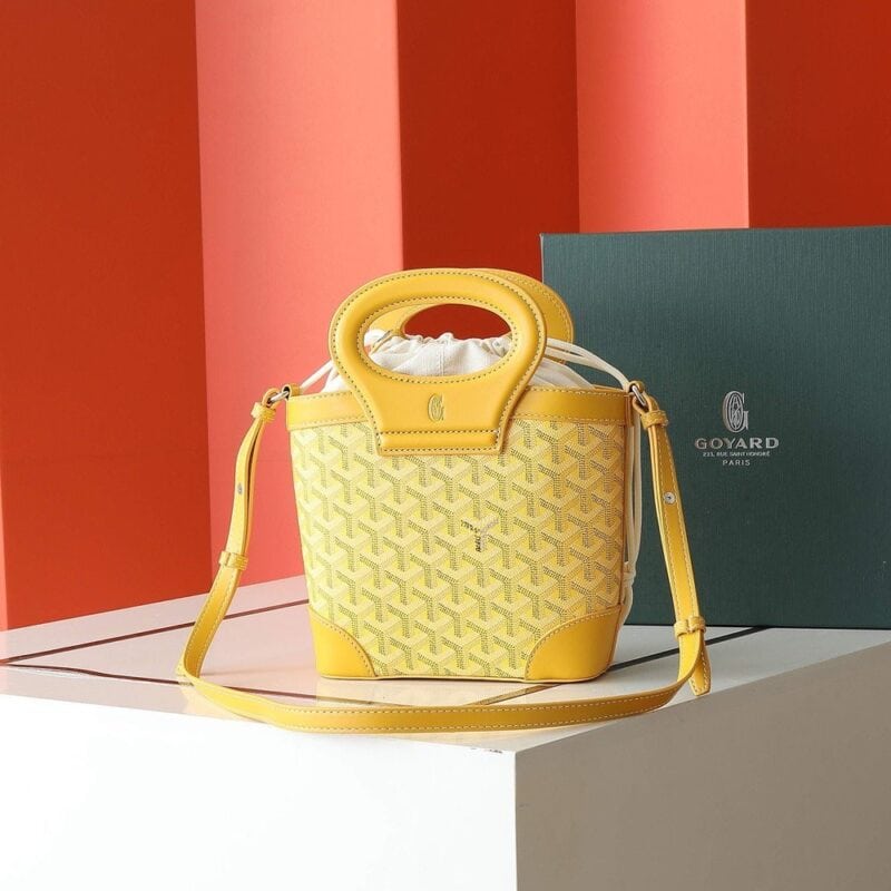 【AT11285】Goyard（ゴヤール）のBeluga（ブルーガ）ミニバッグ - 豪華な黄色革と精巧な刺繍、エレガントな装いに最適 | Goyard