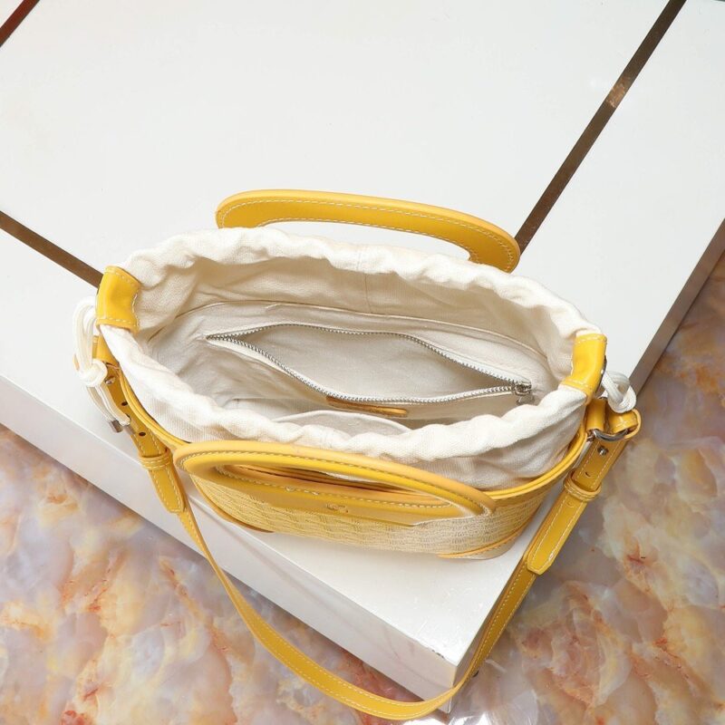 【AT11285】Goyard（ゴヤール）のBeluga（ブルーガ）ミニバッグ - 豪華な黄色革と精巧な刺繍、エレガントな装いに最適 | Goyard