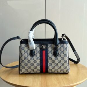 【AT11293】グッチのクラシックなOphidiaシリーズ・ファッションと贅沢を新たな章へ導く手袋 | Gucci