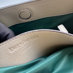 【AT11301】グッチ Ophidiaシリーズ中サイズ トートバッグ - 豪華さとファッション性を象徴する | Gucci Italy