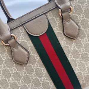 【AT11301】グッチ Ophidiaシリーズ中サイズ トートバッグ - 豪華さとファッション性を象徴する | Gucci Italy