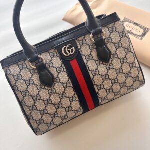 【AT11304】グッチ(Gucci) Ophidiaシリーズ小トートバッグ - エレガント&ファッション クラシックGGモノグラムプリント 素材:キャンバス&牛革 | Gucci Firenze