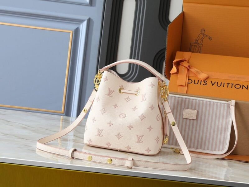 【AT11306】ルイ・ヴィトン NéoNoé モノグラムエンボスレザー ハンドバッグ | Louis Vuitton Malletier