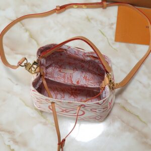 【AT11307】ルイ・ヴィトンNéonoé BBハンドバッグ - 贅沢なMonogram Tiles柄とパステルカラーが魅力的 | Louis Vuitton