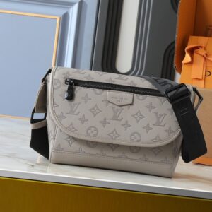 【AT11312】ルイ・ヴィトンのモノグラム・エクリプスメッセンジャーバッグ - シンプルで贅沢なエレガンス | Louis Vuitton