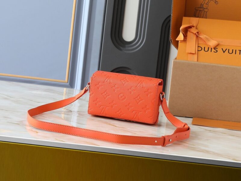 【AT11321】ルイヴィトンのスチーマーミニハンドバッグ - 豪華なオレンジレッドの牛革 - 18.0 x 11.0 x 6.5 cm | Louis Vuitton Paris
