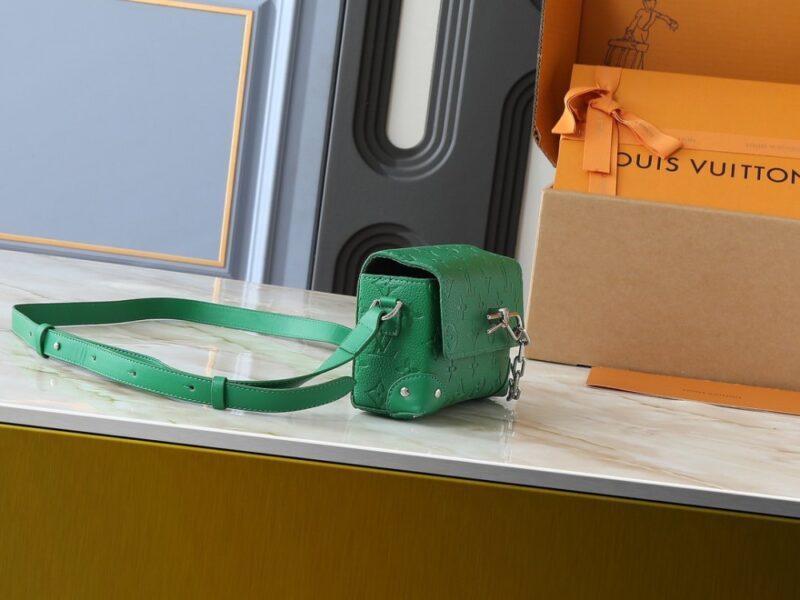【AT11322】ルイ・ヴィトン 翠緑色のクラシックなスチーマーミニハンドバッグ | LV