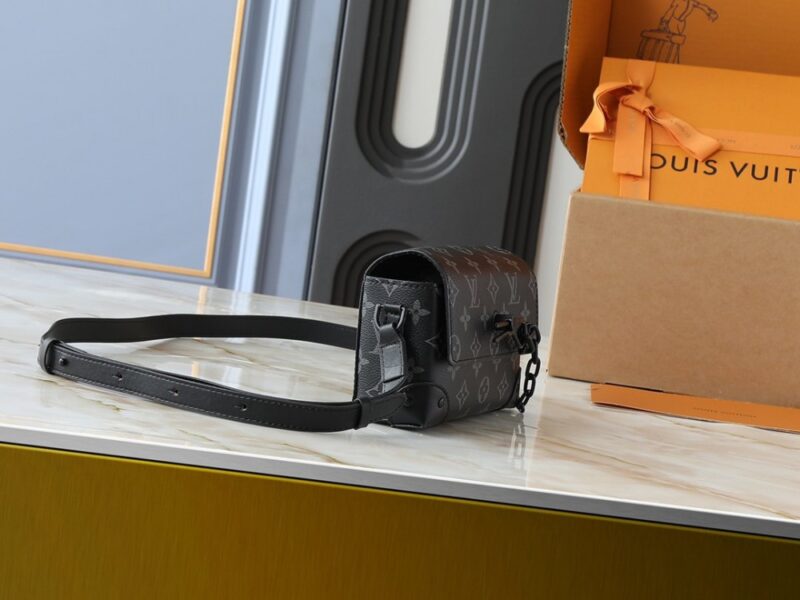 【AT11329】高級ブランドLouis Vuitton（ルイ・ヴィトン）風デザインのミニハンドバッグ - 豪華なTaurillonレザー素材とエンボスディテールを備えた洗練されたクラフトマンシップ | Louis Vuitton Malletier