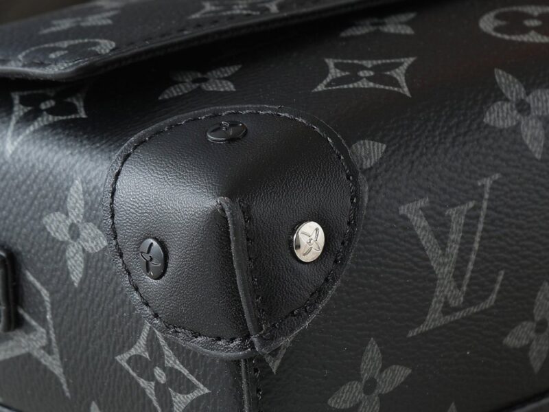 【AT11329】高級ブランドLouis Vuitton（ルイ・ヴィトン）風デザインのミニハンドバッグ - 豪華なTaurillonレザー素材とエンボスディテールを備えた洗練されたクラフトマンシップ | Louis Vuitton Malletier