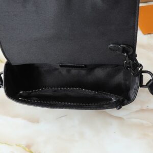 【AT11329】高級ブランドLouis Vuitton（ルイ・ヴィトン）風デザインのミニハンドバッグ - 豪華なTaurillonレザー素材とエンボスディテールを備えた洗練されたクラフトマンシップ | Louis Vuitton Malletier