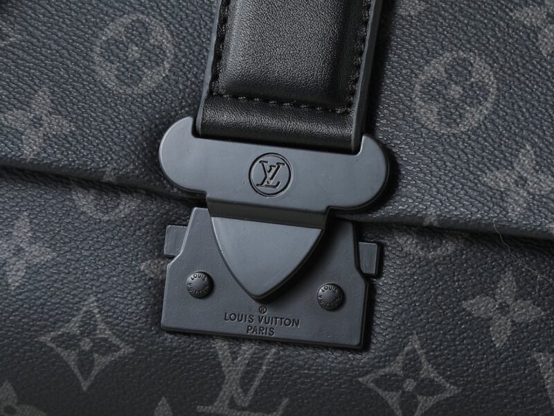 【AT11333】ルイ・ヴィトン Monogramブラックエンボス郵便バッグ - 贈り物に最適 | Louis Vuitton Paris