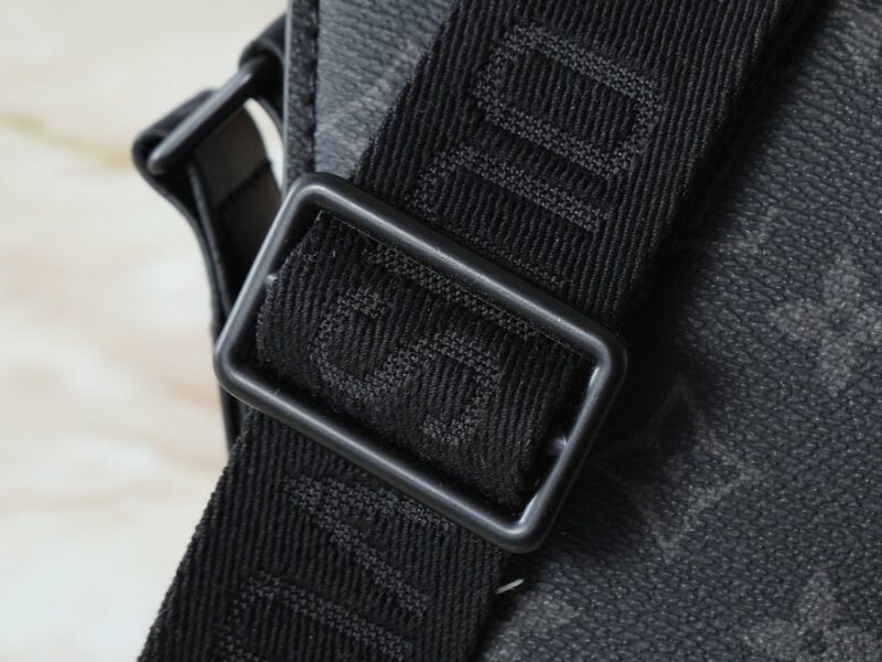 【AT11333】ルイ・ヴィトン Monogramブラックエンボス郵便バッグ - 贈り物に最適 | Louis Vuitton Paris