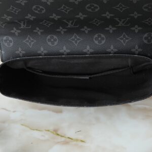 【AT11333】ルイ・ヴィトン Monogramブラックエンボス郵便バッグ - 贈り物に最適 | Louis Vuitton Paris