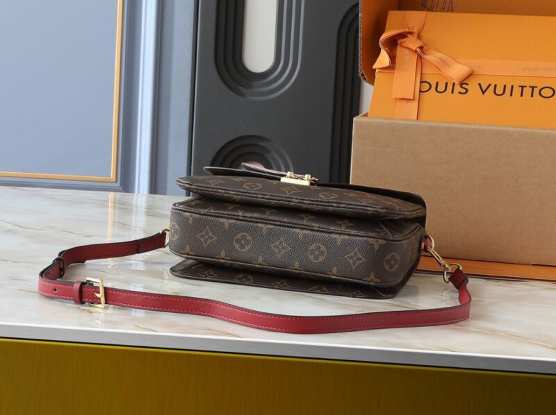 【AT11334】ルイ・ヴィトン モノグラムキャンバス Pochette Metis ハンドバッグ | Louis Vuitton Malletier