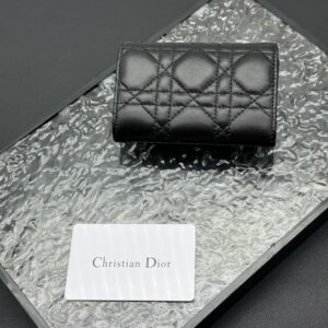 【AT11336】ディオールのクリムゾンカーフスキン折り畳み財布 - ゴージャスな女性用アクセサリー | Christian Dior