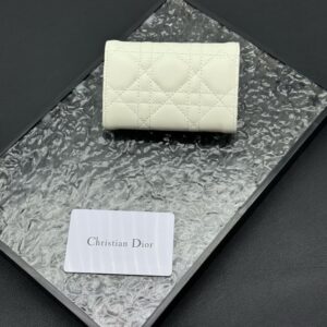 【AT11337】ディオールのエレガントな高級ラムスキンレザー財布 | Christian Dior