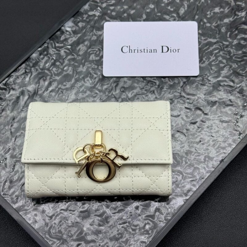 【AT11337】ディオールのエレガントな高級ラムスキンレザー財布 | Christian Dior