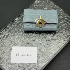 【AT11338】Dior（ディオール）の高級女性用財布 - エレガントなフランスデザインと豪華なアクセサリー | Dior