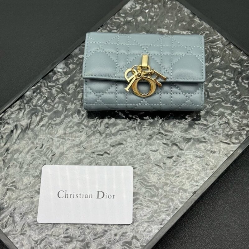 【AT11338】Dior（ディオール）の高級女性用財布 - エレガントなフランスデザインと豪華なアクセサリー | Dior
