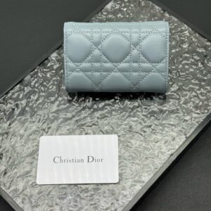 【AT11338】Dior（ディオール）の高級女性用財布 - エレガントなフランスデザインと豪華なアクセサリー | Dior