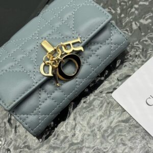 【AT11338】Dior（ディオール）の高級女性用財布 - エレガントなフランスデザインと豪華なアクセサリー | Dior