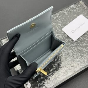 【AT11338】Dior（ディオール）の高級女性用財布 - エレガントなフランスデザインと豪華なアクセサリー | Dior