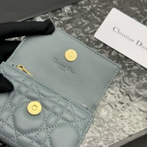 【AT11338】Dior（ディオール）の高級女性用財布 - エレガントなフランスデザインと豪華なアクセサリー | Dior