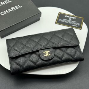 【AT11344】シャネルのゴールドカラー子牛革財布 - 豪華なデザインと機能性 | Chanel Paris