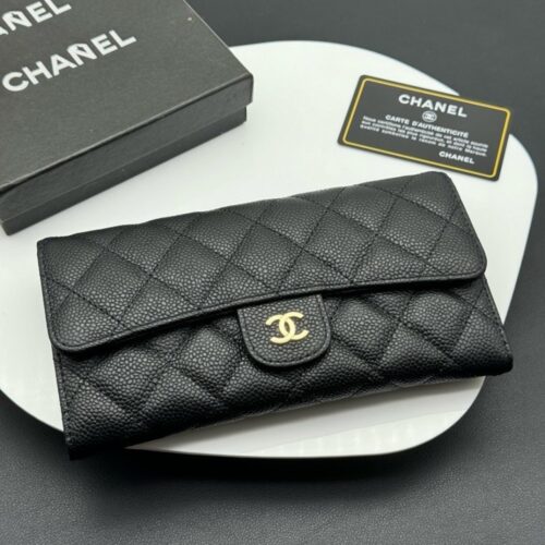 【AT11344】シャネルのゴールドカラー子牛革財布 - 豪華なデザインと機能性 | Chanel Paris