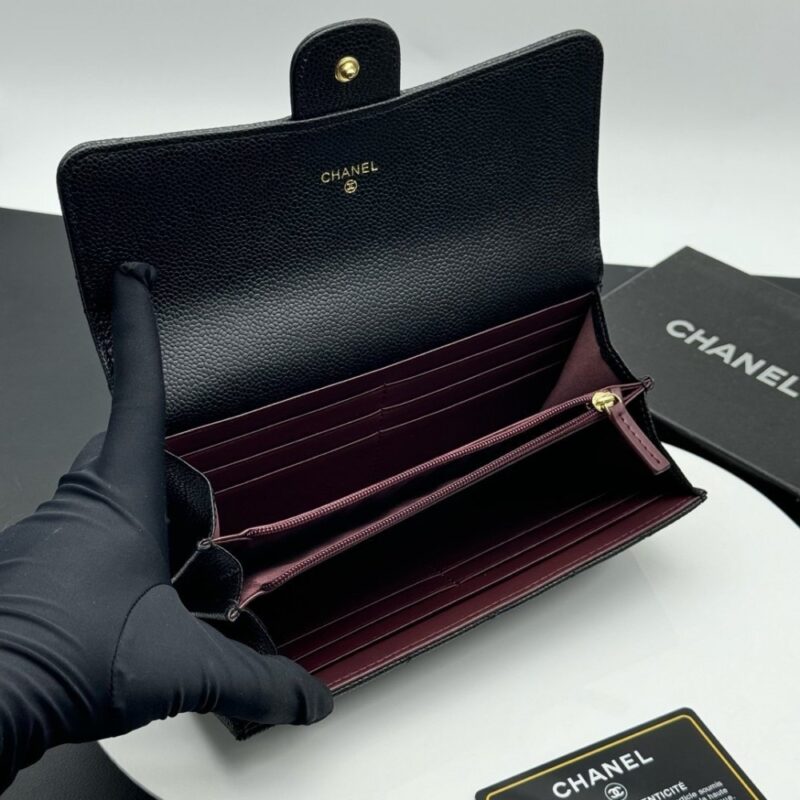 【AT11344】シャネルのゴールドカラー子牛革財布 - 豪華なデザインと機能性 | Chanel Paris