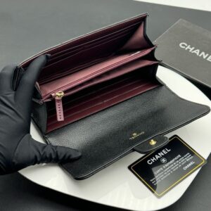【AT11344】シャネルのゴールドカラー子牛革財布 - 豪華なデザインと機能性 | Chanel Paris