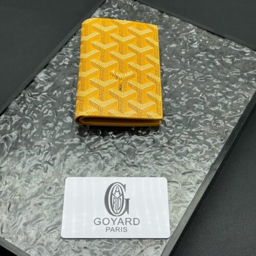 【AT11351】GoyardのクラシックなSaint Pierreカードケース、洗練された黄色幾何学模様、高級ラグジュアリーアクセサリー | Maison Goyard