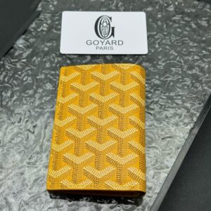 【AT11351】GoyardのクラシックなSaint Pierreカードケース、洗練された黄色幾何学模様、高級ラグジュアリーアクセサリー | Maison Goyard