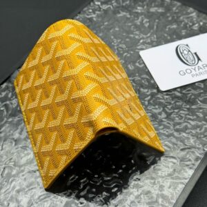 【AT11351】GoyardのクラシックなSaint Pierreカードケース、洗練された黄色幾何学模様、高級ラグジュアリーアクセサリー | Maison Goyard