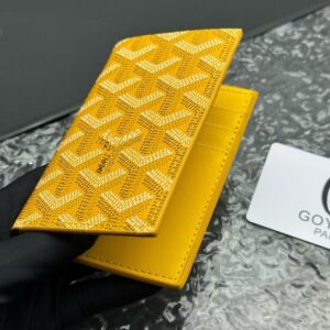 【AT11351】GoyardのクラシックなSaint Pierreカードケース、洗練された黄色幾何学模様、高級ラグジュアリーアクセサリー | Maison Goyard