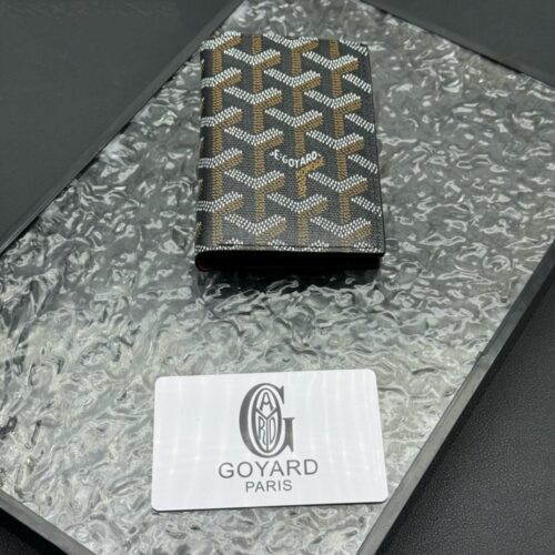【AT11355】高級ラグジュアリーブランドGoyardからのSaint PierreシリーズのコンパクトなLEATHER財布 | Maison Goyard