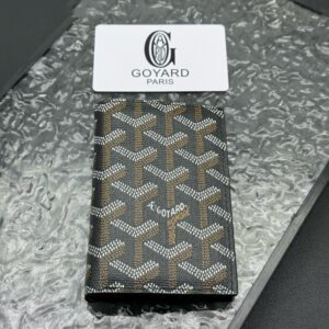 【AT11355】高級ラグジュアリーブランドGoyardからのSaint PierreシリーズのコンパクトなLEATHER財布 | Maison Goyard