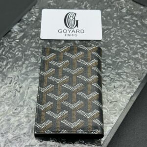 【AT11355】高級ラグジュアリーブランドGoyardからのSaint PierreシリーズのコンパクトなLEATHER財布 | Maison Goyard