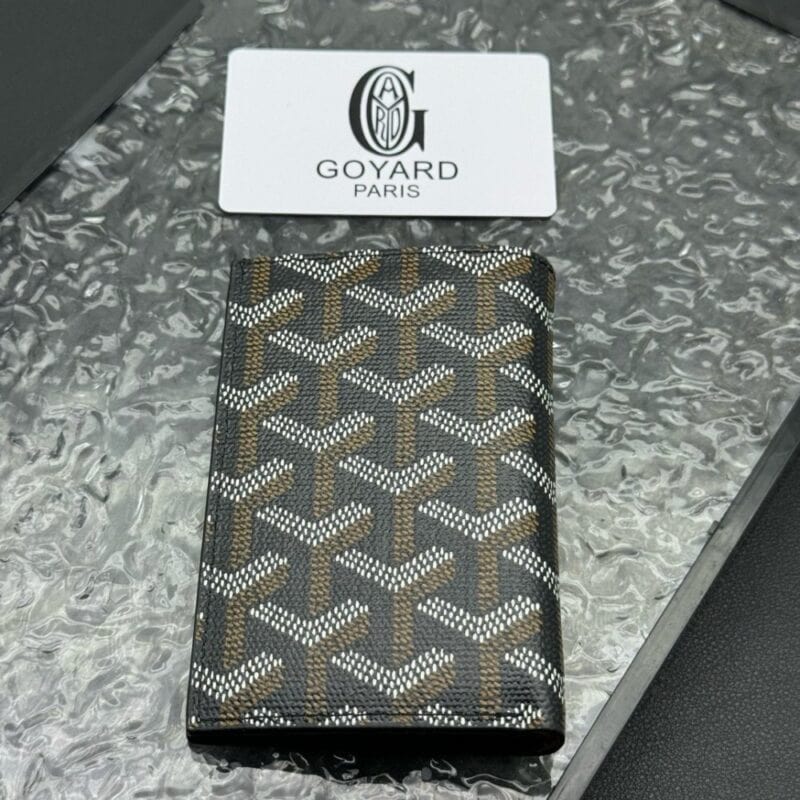 【AT11355】高級ラグジュアリーブランドGoyardからのSaint PierreシリーズのコンパクトなLEATHER財布 | Maison Goyard