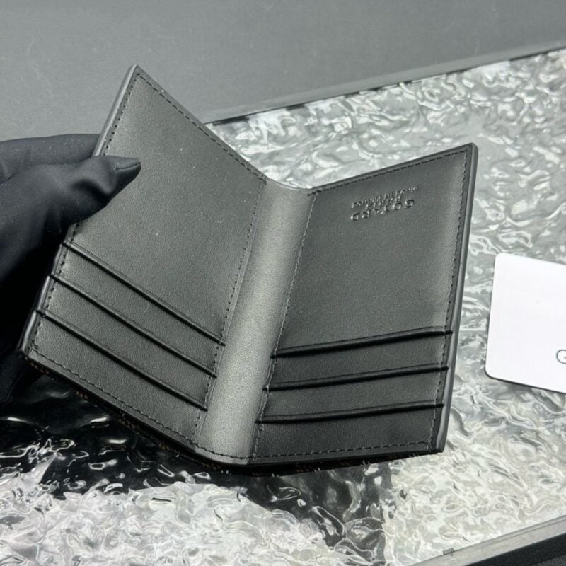 【AT11355】高級ラグジュアリーブランドGoyardからのSaint PierreシリーズのコンパクトなLEATHER財布 | Maison Goyard