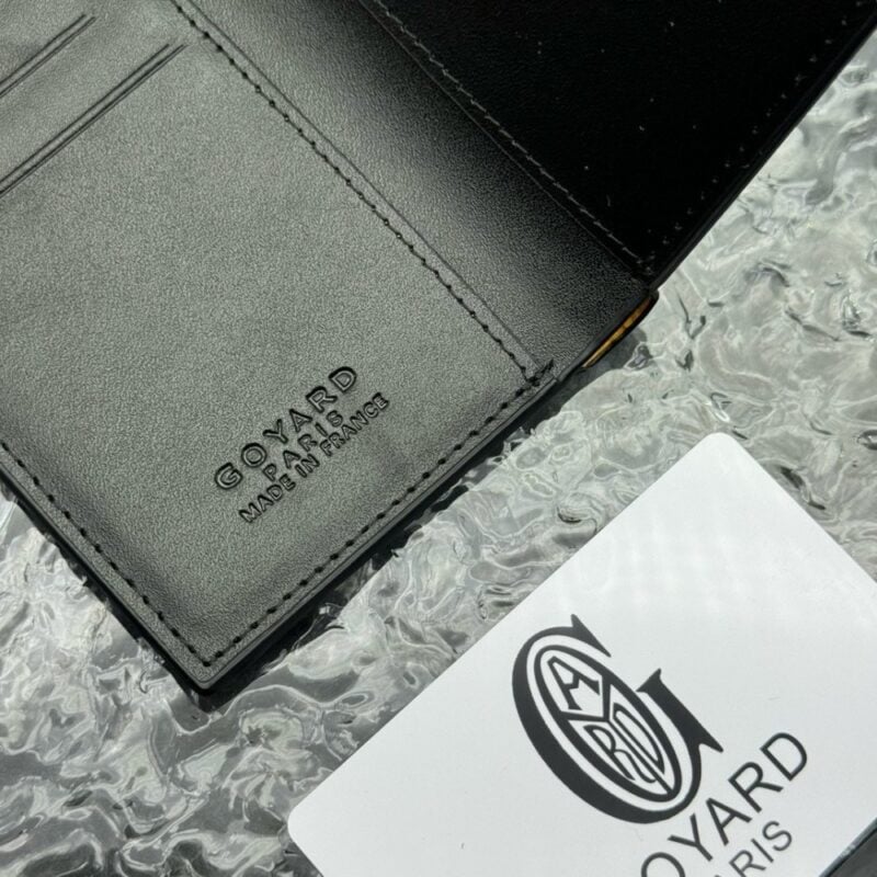 【AT11355】高級ラグジュアリーブランドGoyardからのSaint PierreシリーズのコンパクトなLEATHER財布 | Maison Goyard