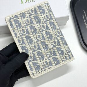 【AT11357】ディオールの高級Obliqueジャカードパスポートケース | Christian Dior